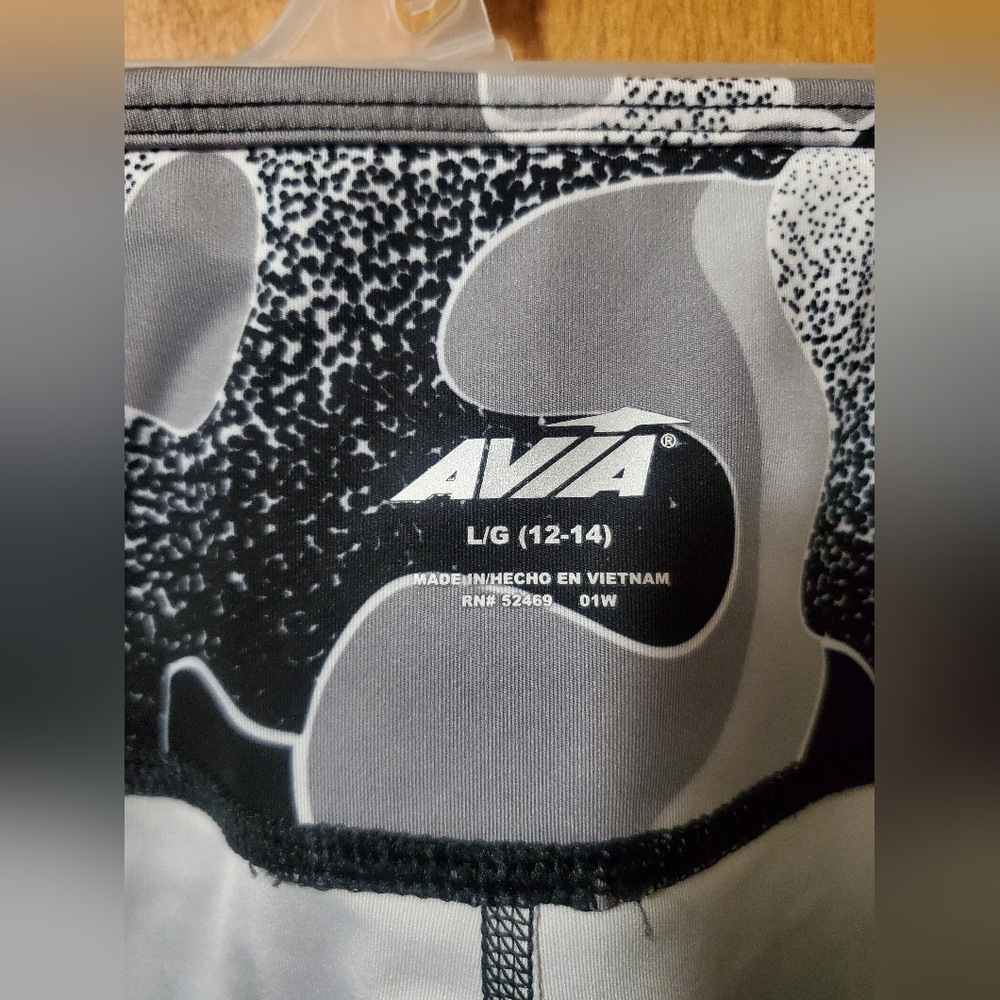 Womens Avia Capri Camouflage Leggings - Gray. Size L. - Picture 4 of 4